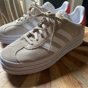 Women’s 8.5 platform Adidas Gazelle